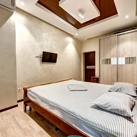 Near Botanical Garden Ym.hryshka Apartment Kyiv